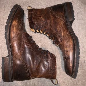 Frye James Lug Wingtip size: 9